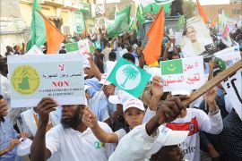 رافضون لتعديل الدستور قي مسيرة لمنتدى المعارضة نواكشوط 29-10-2016 الجزيرة نت.