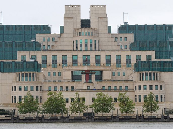 epa03990076 (FILE) A file photograph showing general view showing the British Secret Intelligence Services Headquarters, also know as MI6, at Vauxhall Cross on the South Bank of the Thames, central London on 25 August 2010. Media reports state on 14 December 2013 that Iran states that it has captured a spy working for the British intelligence agency MI6 in Kerman south east Iran. EPA/FACUNDO ARRIZABALAGA