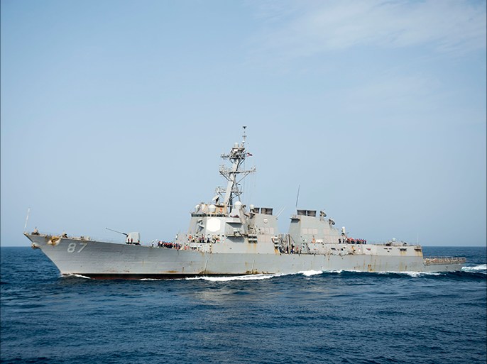 epa05579890 A handout photograph made available on 10 October 2016 by the US Navy shows the guided-missile destroyer USS Mason (DDG 87) prepares to conduct replenishment-at-sea, off the shore in Gulf of Aden, 03 August 2016. According to media reports, the USS Mason came under fire on 09 October 2016 after two missiles were fired from Yemeni territory, allegedly controlled by Houthi rebels. The missiles hit the water before reaching the USS Mason causing no harm to the destroyer or its crew. Houthis denied reports of targeting the warship. EPA/TAYLOR A. ELBERG/ US NAVY/HANDOUT HANDOUT EDITORIAL USE ONLY/NO SALES