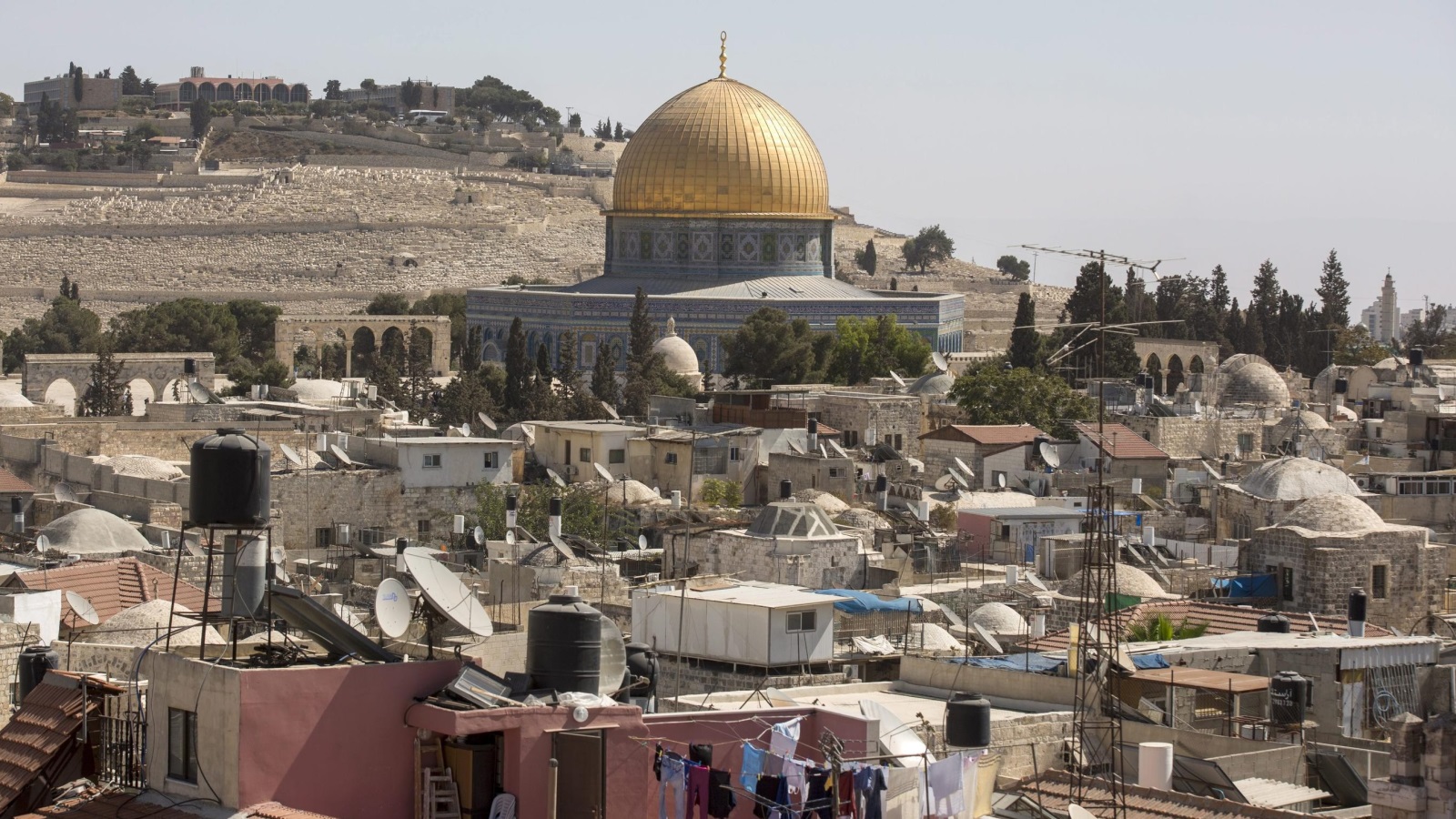 ‪اتفاقية وادي عربة منحت الأردن حق الإشراف على المقدسات في البلدة القديمة‬ اتفاقية وادي عربة منحت الأردن حق الإشراف على المقدسات في البلدة القديمة (الأوروبية)
