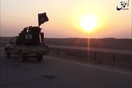 وكالة أعماق تبث مشاهد من هجوم مقاتلي تنظيم الدولة على موقع للقوات العراقية بمنطقة الكيلو 25 شمال الرطبة