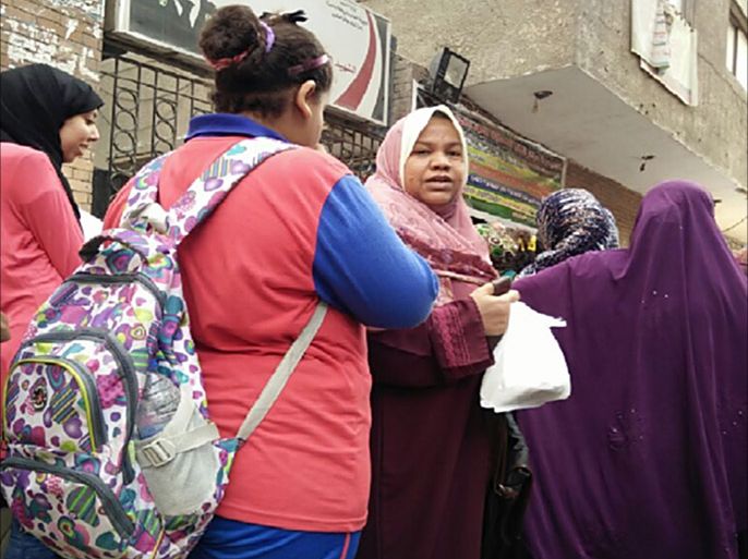 طابور سيدات أمام أحد منافذ بيع السكر في مصر الصورة خاصة للجزيرة نت - عبد الرحمن فتحي