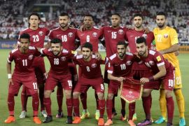 Football Soccer - Qatar v Syria - 2018 World Cup Qualifier - Jassim Bin Hamad Stadium, Doha, Qatar - 11/10/16. Qatar's team lines up before the match. REUTERS/Ibraheem Al Omari