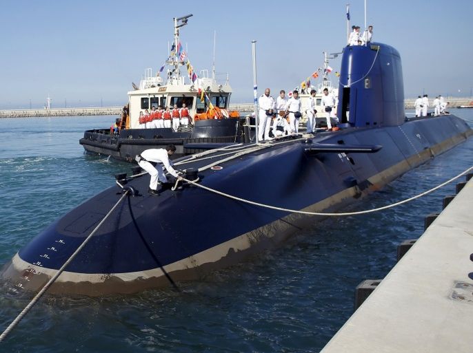 Israel Navy soldiers stand on the Rahav, the fifth submarine in the fleet, as it docks in Haifa port January 12, 2016. The Dolphin-class submarines, widely believed to be capable of firing nuclear missiles, were manufactured in Germany and sold to Israel at deep discounts as part of Berlin's commitment to shoring up the security of the country set in part as a haven for Jews who survived the Holocaust. REUTERS/Baz Ratner