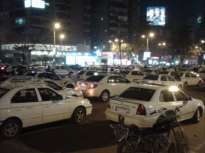احتجاج بالتاكسيات ضد تجاهل الحكومة لمطالب السائقين.