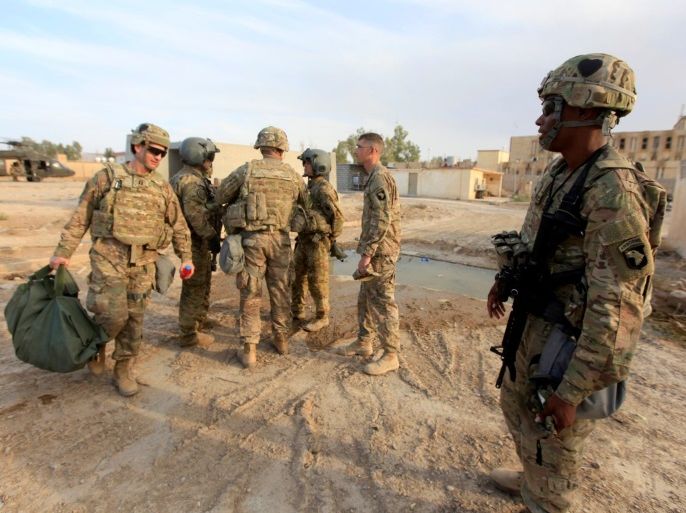 U.S army soldiers arrive at a military base in the Makhmour area near Mosul during an operation to attack Islamic State militants in Mosul, Iraq, October 18, 2016. REUTERS/Alaa Al-Marjani