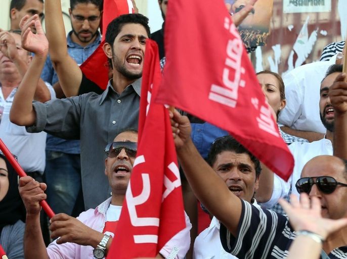 Tunisian protesters take part in a rally called by the opposition against austerity in Tunis, Tunisia, 15 October 2016. The austerity budget presented by the Government, prior to its consideration in Parliament.