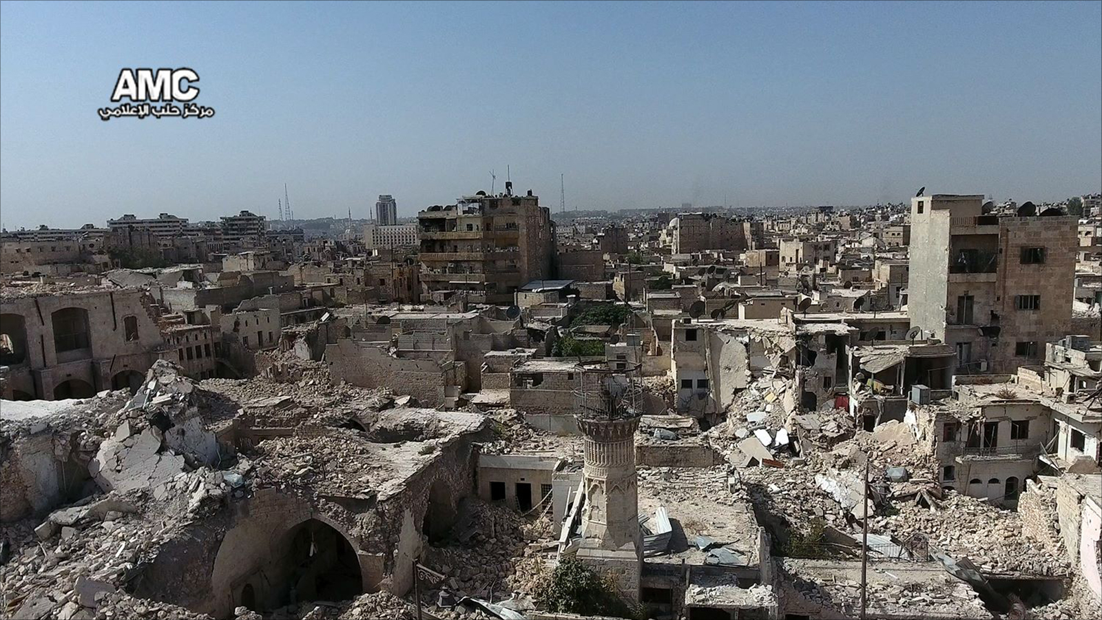 ‪صور جوية تظهر الدمار الهائل الذي خلفه القصف الجوي الروسي على أحياء حلب القديمة‬ صور جوية تظهر الدمار الهائل الذي خلفه القصف الجوي الروسي على أحياء حلب القديمة (ناشطون)