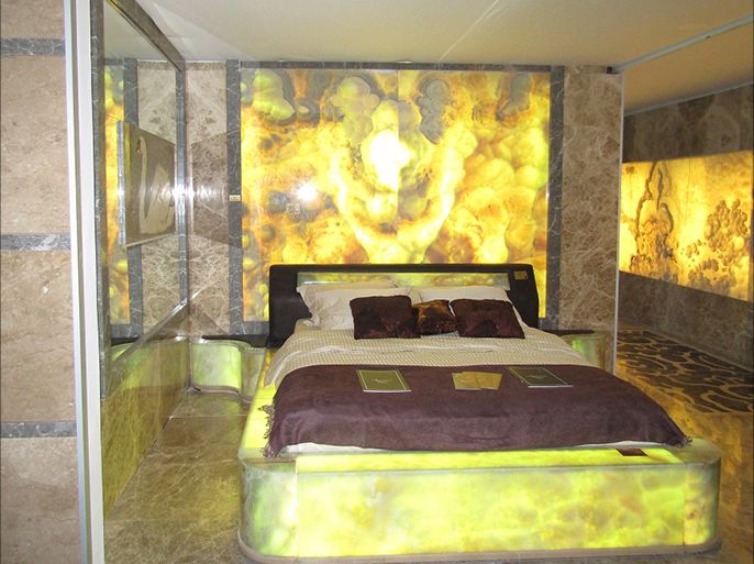 غرفة نوم مصنوعة من الرخام الطبيعي