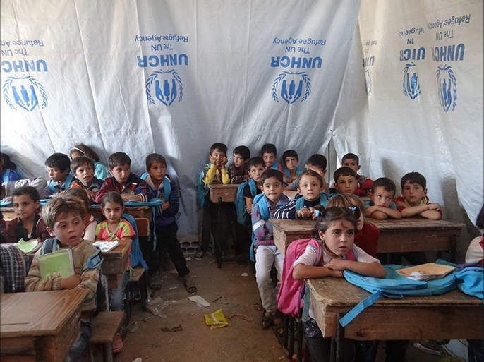 صورة تظهر جانبا من العملية التعليمية بريف درعا ضمن الخيم- خاص للجزيرة نت