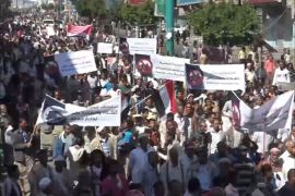 نددت قطاعات واسعة من اليمنيين بمبادرة المبعوث الاممي إلى اليمن /إسماعيل ولد الشيخ/ معلنة تأييدها لموقف الرئيس عبدربه منصور هادي الرافض لتسلّم المبادرة.