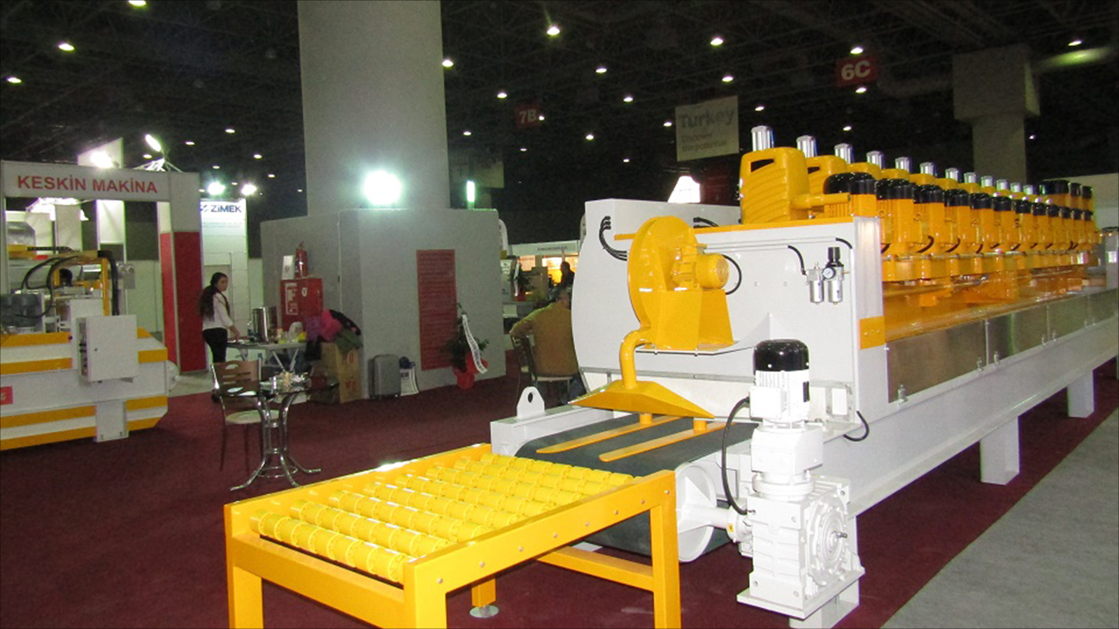 ‪آلات لصناعة الرخام من إنتاج شركات تركية‬ (الجزيرة)