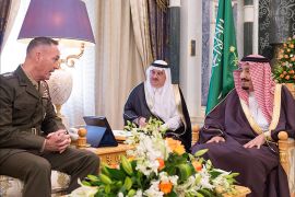 Saudi King Salman (R) meets with U.S. Chairman of the Joint Chiefs of Staff Joseph Dunford, in Riyadh, Saudi Arabia November 8, 2016. Bandar Algaloud/Courtesy of Saudi Royal Court/Handout via REUTERS ATTENTION EDITORS - THIS PICTURE WAS PROVIDED BY A THIRD PARTY. FOR EDITORIAL USE ONLY.
