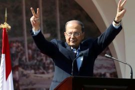 Lebanese President Michel Aoun gestures to his supporters during an event celebrating his presidency, at the presidential palace in Baabda, near Beirut, Lebanon November 6, 2016. REUTERS/Mohamed Azakir TPX IMAGES OF THE DAY
