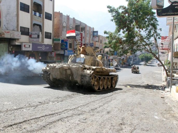 A tank used by pro-government tribal fighters is seen on a street in the southwestern city of Taiz, Yemen, November 15, 2016. REUTERS/Anees Mahyoub