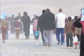 معاناة نازحي الموصل داخل أحد مخيمات الإيواء