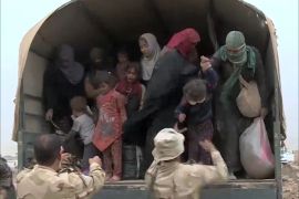 من الموصل لمخيم الخازر.. أطفال يعلوهم التراب والتعب