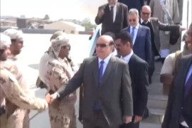 الرئيس اليمني يعود إلى عدن ويمكث أسبوعا للوقوف عل التطورات الميدانية في عدد من المحافظات