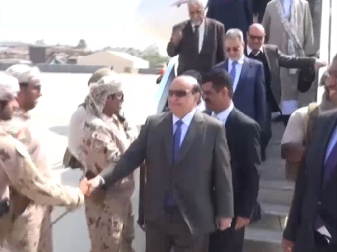الرئيس اليمني يعود إلى عدن ويمكث أسبوعا للوقوف عل التطورات الميدانية في عدد من المحافظات