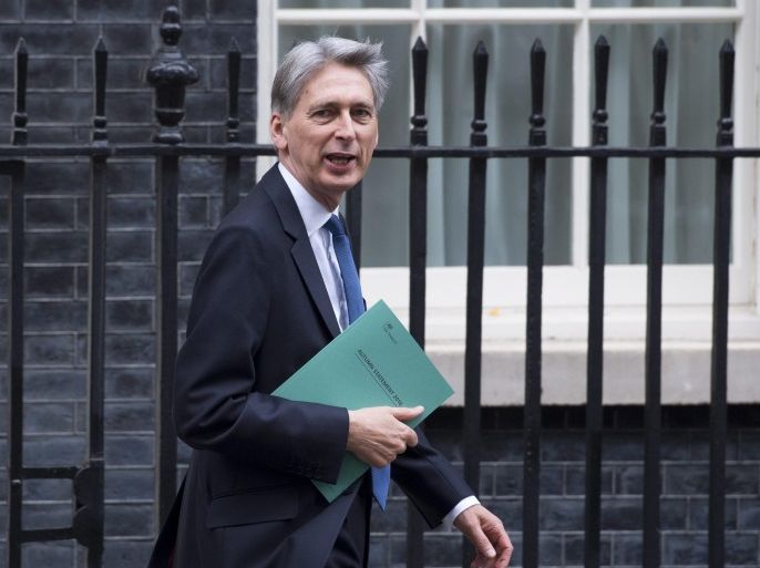 Chancellor of the Exchequer Philip Hammond leaves 11 Downing Street in London, Britain, 23 November 2016. Hammond will deliver the Autumn Statement later today in the first economic statement since the referendum of British membership of the European Union.