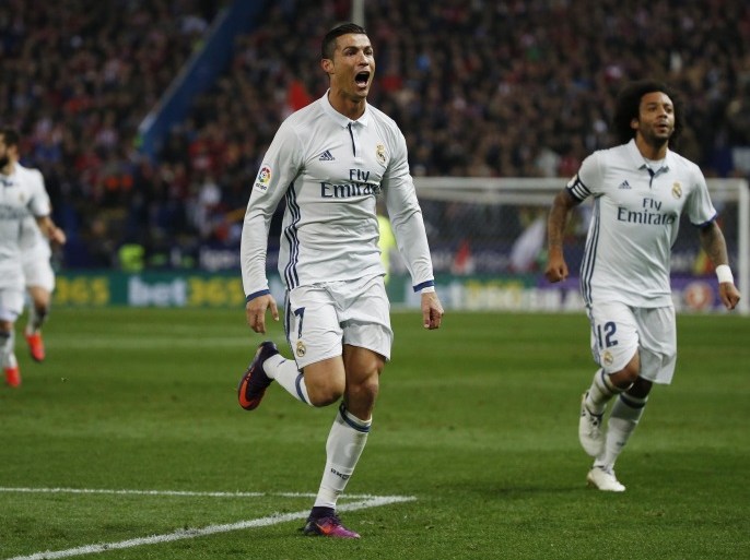 Soccer Football - Atletico Madrid v Real Madrid - La Liga - Vicente Calderon, Madrid, Spain - 19/11/16 Real Madrid's Cristiano Ronaldo celebrates scoring their first goal with Marcelo (R) Reuters / Javier Barbancho Livepic EDITORIAL USE ONLY.