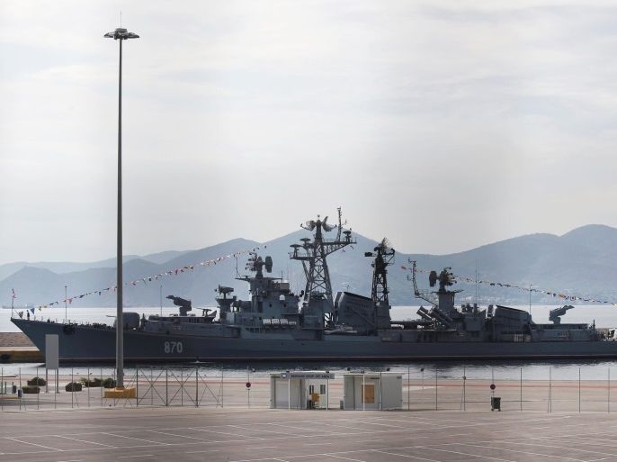 Russian naval destroyer Smetlivy is docked at the port of Piraeus where it will take part in an event connected with the Russian-Greek year of culture near Athens, Greece, October 30, 2016. Russia despatched the naval destroyer Smetlivy to Syria to join its battle group there for a few months, Russian government daily Rossiiskaya Gazeta reported, following the event in Greece. REUTERS/Alkis Konstantinidis