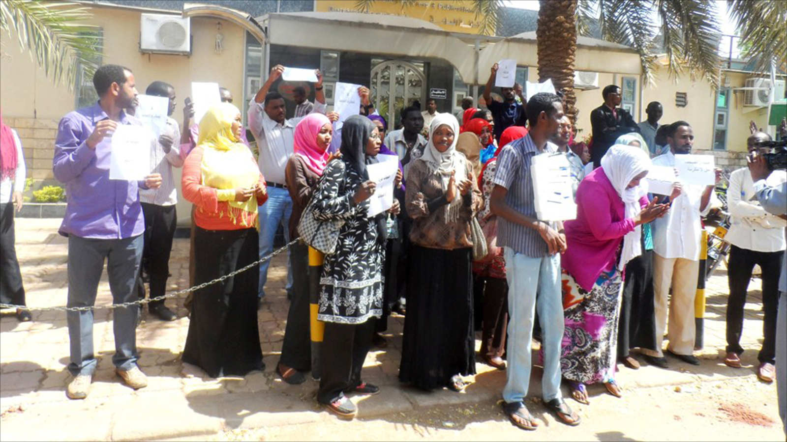 ‪الصحفيون السودانيون احتجوا مرارا ضد التضييق على حرية التعبير‬ (الجزيرة)