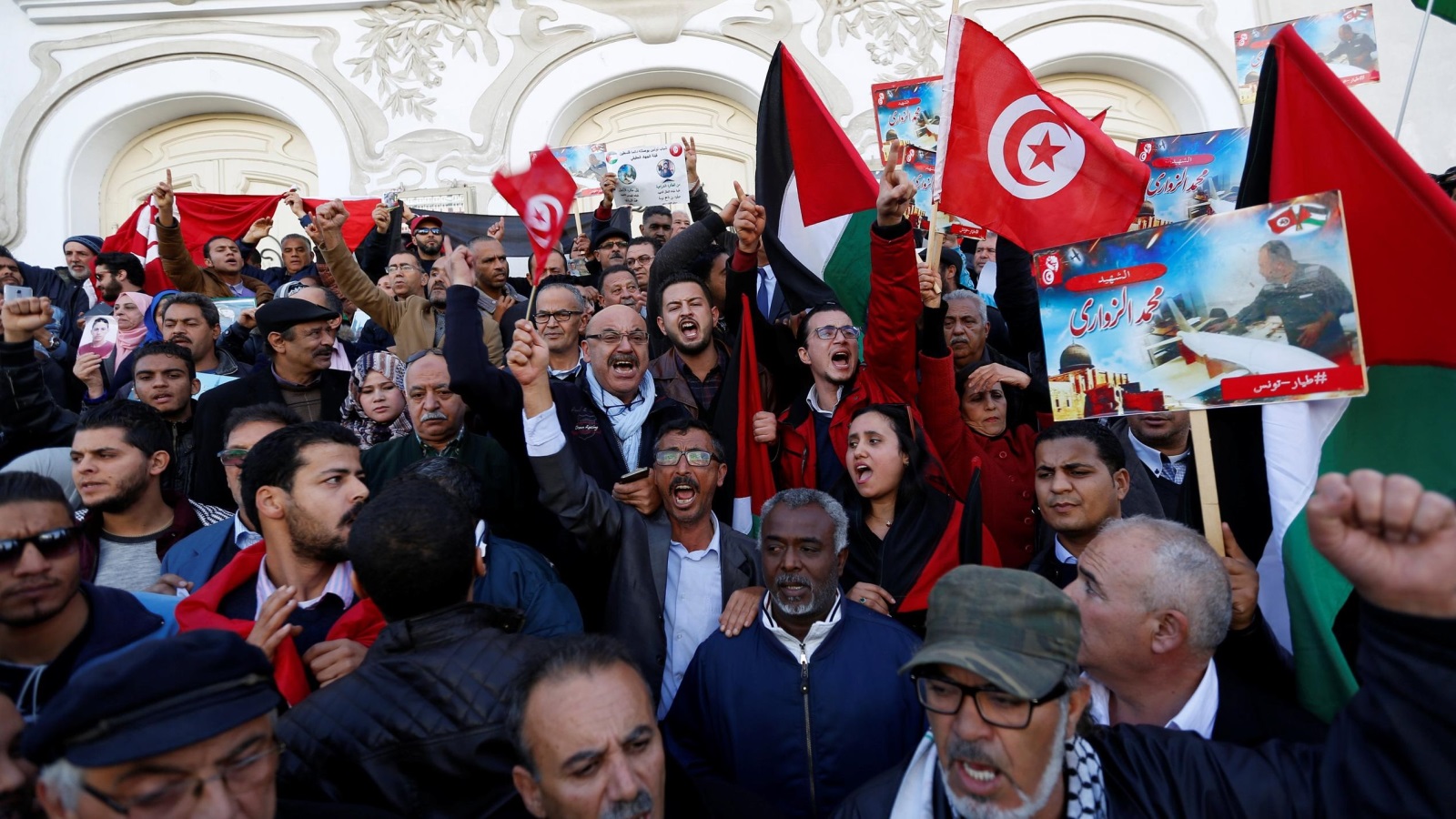 ‪تونس تشهد منذ أسبوع مظاهرات للمطالبة بملاحقة قتلة الزواري‬ (رويترز)