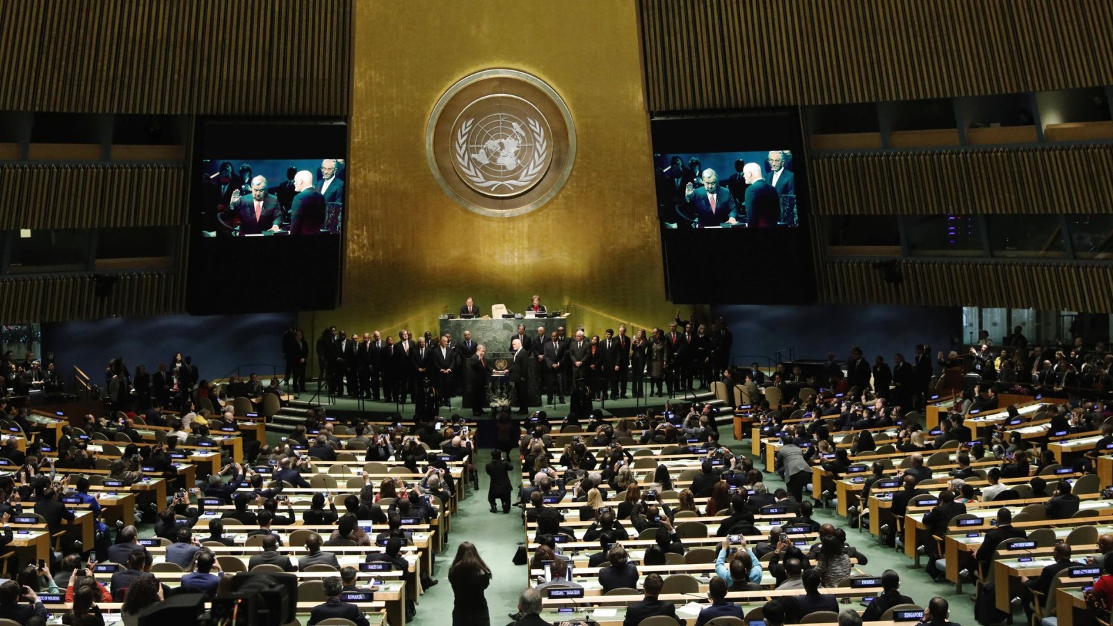 الأمين العام الجديد أدى اليمين القانونية أمام أعضاء الجمعية العامة للأمم المتحدة 