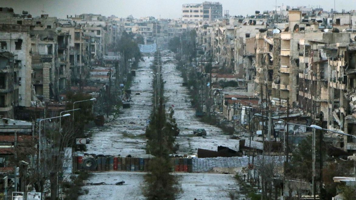 A general view shows a damaged street with sandbags used as barriers in Aleppo's Saif al-Dawla district March 6, 2015.   REUTERS/Hosam Katan   SEARCH "ALEPPO TIMELINE" FOR THIS STORY