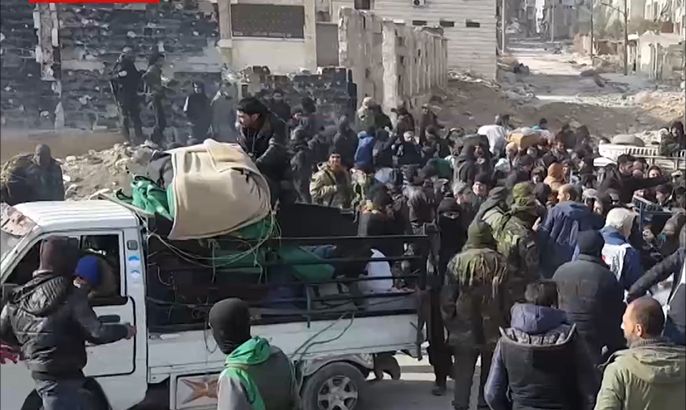 كاميرا الجزيرة ترصد عمليات إجلاء المدنيين من شرق حلب