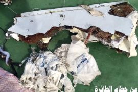 epa05320978 A handout picture made available by the Egyptian Defence Ministry showing pieces of debris from the EgyptAir MS804 flight missing at sea, unspecified location in Egypt, 21 May 2016. The Armed Forces of Egypt announced that the debris of an EgyptAir Airbus A320, which had disappeared early on 19 May 2016, as well as personal belongings of the passengers are floating in the Mediterranean Sea, north of the Egyptian city of Alexandria. The EgyptAir passenger jet