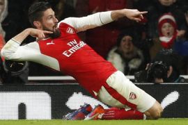 Britain Football Soccer - Arsenal v Crystal Palace - Premier League - Emirates Stadium - 1/1/17 Arsenal's Olivier Giroud celebrates scoring their first goal Action Images via Reuters / John Sibley Livepic EDITORIAL USE ONLY. No use with unauthorized audio, video, data, fixture lists, club/league logos or "live" services. Online in-match use limited to 45 images, no video emulation. No use in betting, games or single club/league/player publications. Please contact your account representative for further details.