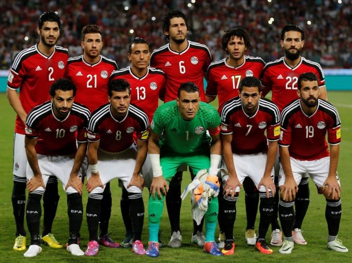 Football Soccer - Egypt v Ghana - 2018 World Cup Qualifying - Africa Zone - "Army Stadium" Borg El Arab, Alexandria, Egypt - 13/11/2016 - Egypt's players pose for a team picture before the game. REUTERS/Amr Abdallah Dalsh