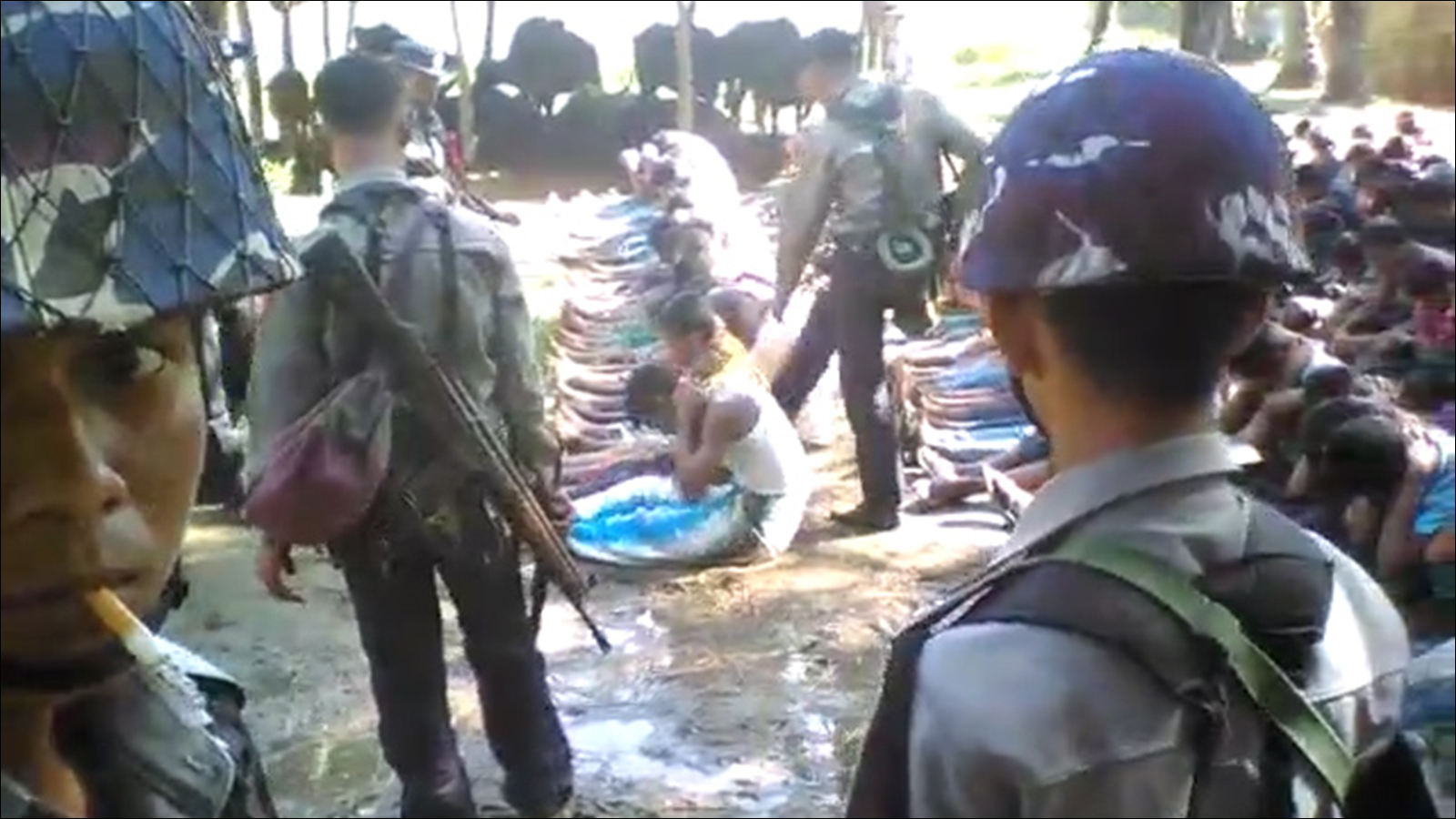 شرطة حكومة ميانمار اعتقلت عشرات المسلمين من الروهينغا ومارست التعذيب ضدهم (وكالات)