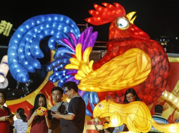 A giant rooster sculpture is seen at the River Hongbao celebrations in Singapore, 26 January 2017. Singapore's majority Chinese population will celebrate the Lunar New Year on 28 January, ushering the Year of the Rooster, according to the Chinese zodiac calendar.