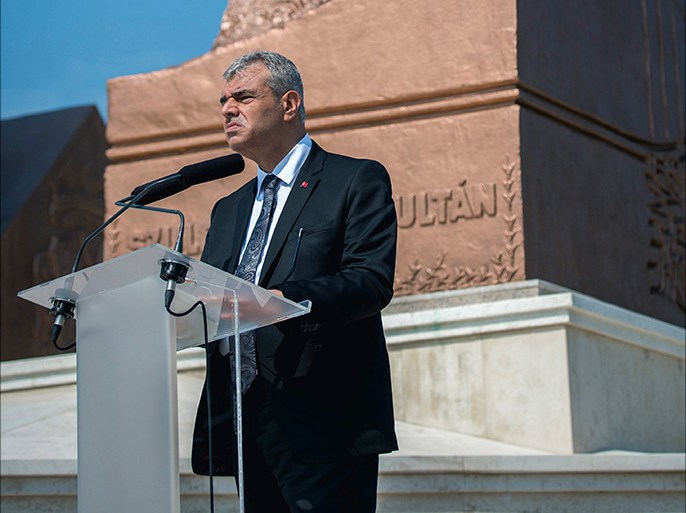 epa05528744 Deputy Prime Minister of Turkey Veysi Kaynak delivers his speech in front of a statue of Turkish Sultan Suleyman during a wreath-laying ceremony as part of the 450th year anniversary of the Battle of Szigetvar at the Hungarian-Turkish Friendship Park in Szigetvar, Hungary, 07 September 2016. Army General in service of the Habsburgs Nikola Subic Zrinski, or Zrinyi Miklos in Hungarian, was in charge of the defense during the Battle of Szigetvar (Sigetska bitka), a key battle fought between the Habsburg and the Ottoman Empires at the Fortress of Szigetvar in 1566, to block the advancing of the Ottoman army led by Suleyman towards Vienna, then capital of the Habsburg Monarchy. Both Sultan Suleyman and Ban Zrinski died in Szigetvar during the month-long siege. EPA/TAMAS SOKI HUNGARY OUT