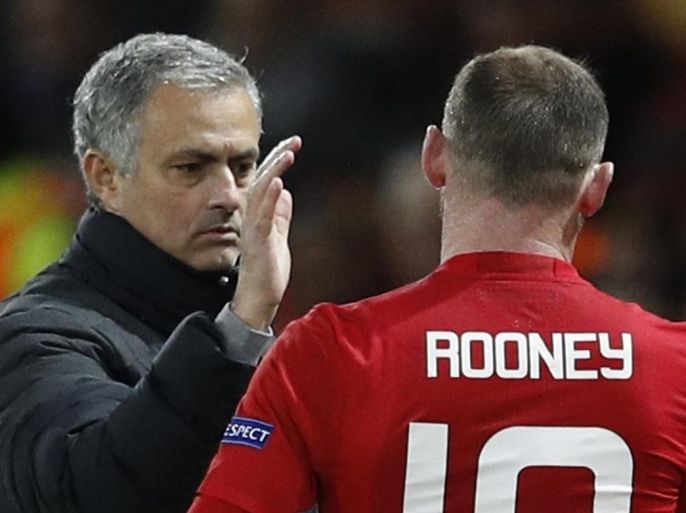 Britain Football Soccer - Manchester United v Feyenoord - UEFA Europa League Group Stage - Group A - Old Trafford, Manchester, England - 24/11/16 Manchester United's Wayne Rooney is congratulated by manager Jose Mourinho as he is substituted Reuters / Phil Noble Livepic EDITORIAL USE ONLY.