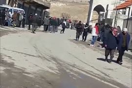 تجمع أهالي وادي بردى تمهيدا لنقلهم إلى إدلب