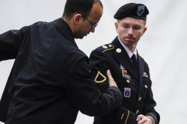 (FILE) - A file picture dated 10 June 2013 shows US Army Private Bradley Manning (R), who later changed his name to Chelsea Manning, arrives at the courtroom for the fourth day of his court-martial at Fort Meade, Maryland, USA. US President Obama on 17 January 2017 commuted convicted whistleblower Chelsea Manning's remaining sentence to have her be freed on 17 May 2017. EPA/PETE MAROVICH *** Local Caption *** 50867935