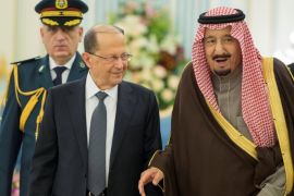 Saudi King Salman bin Abulaziz Al-Saud welcomes Lebanon's President Michel Aoun in Riyadh, Saudi Arabia, January 10, 2017. Bandar Algaloud/Courtesy of Saudi Royal Court/Handout via REUTERS ATTENTION EDITORS - THIS PICTURE WAS PROVIDED BY A THIRD PARTY. FOR EDITORIAL USE ONLY.