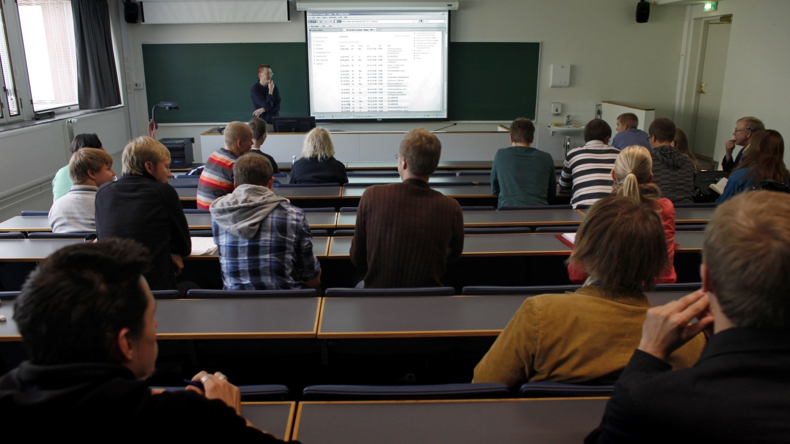 الطلاب الذين سيلتحقون مستقبلًا بالبرامج الدراسية المقدمة باللغة الفنلندية أو السويدية سيكون التعليم مجانيا لهم.