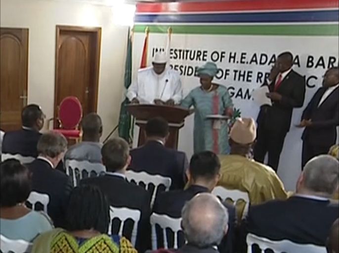 رئيس غامبيا المنتخب يؤدي اليمين وموريتانيا تواصل وساطتها