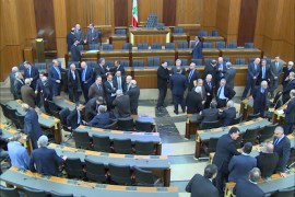 نواب في قاعة البرلمان اللبناني الجزيرة نت.