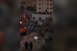 قوات الاحتلال الإسرائيلي تهدم منزلا لفلسطيني شمالي القدس بحجة البناء غير المرخص
