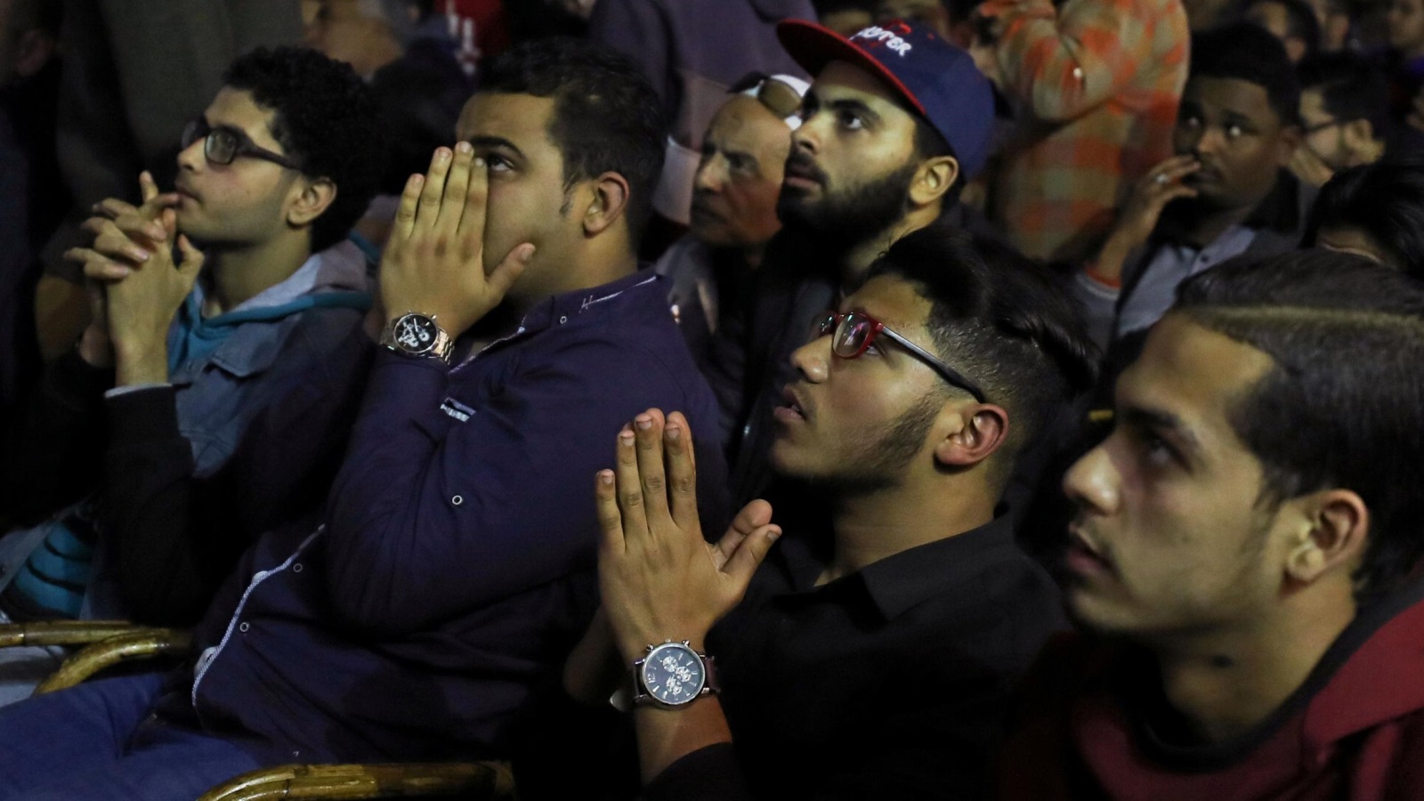 صدمة وذهول خيما على الجمهور المصري بعد الخسارة (رويترز)