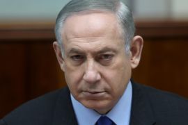 Israeli Prime Minister Benjamin Netanyahu attends a weekly cabinet meeting in Jerusalem February 19, 2017. REUTERS/Dan Balilty/Pool