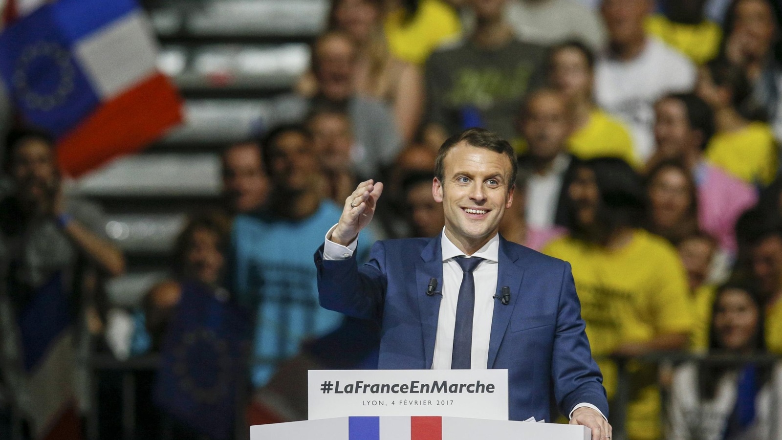 ماكرون سيتفوق على لوبان في الجولة الثانية من الانتخابات الفرنسية وفق استطلاعات الرأي (رويترز)