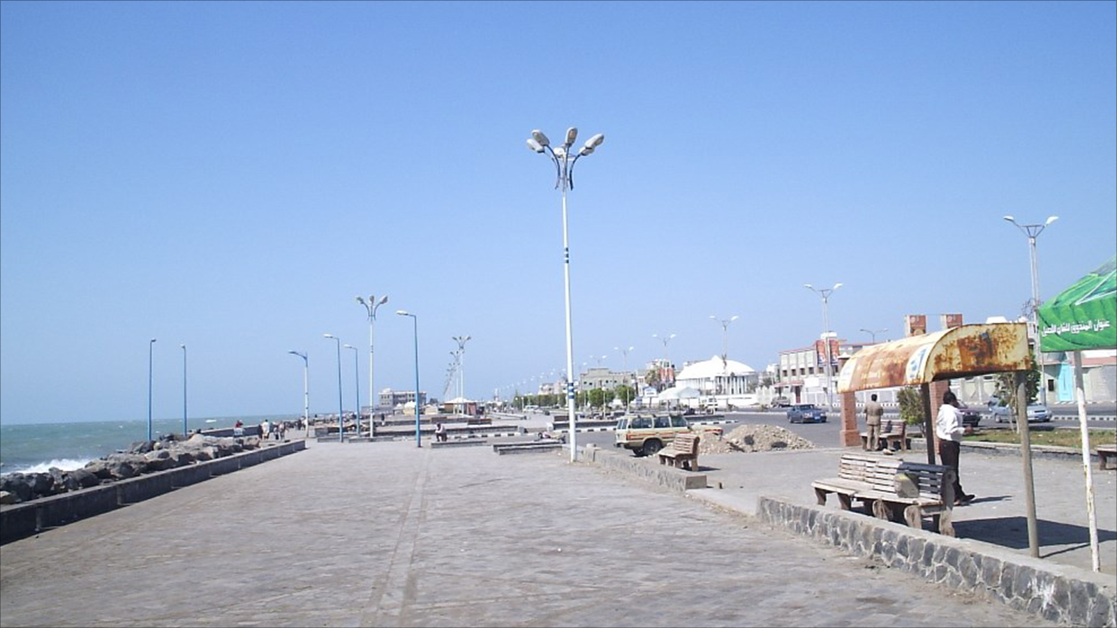 الحديدة ثاني أكبر موانئ اليمن (الجزيرة)