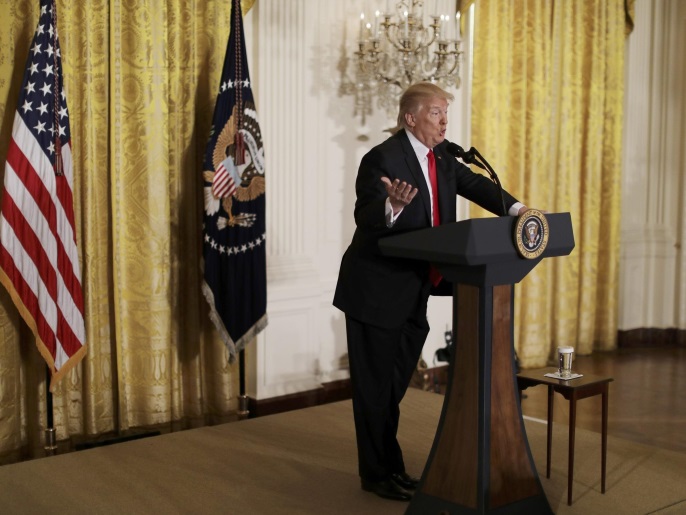 ‪(رويترز)‬ ترمب يعقد مؤتمرا صحفيا في البيت الأبيض